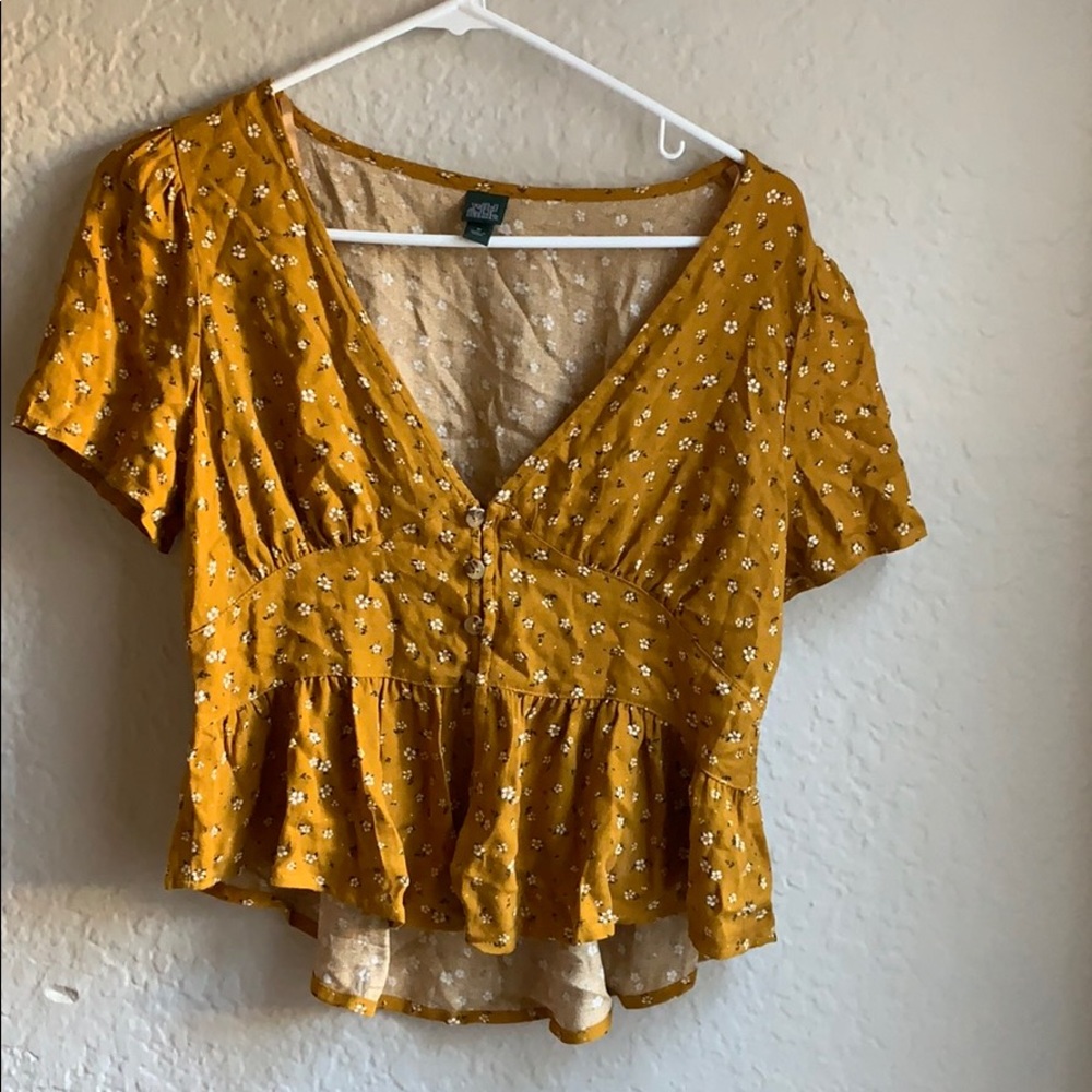 NWOT FLORAL BLOUSE